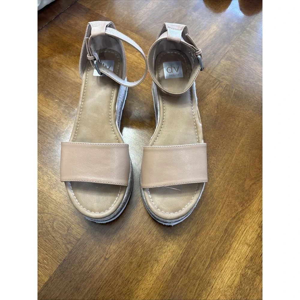 DV by Dolce Vita Women Tan Wedges Size US 10